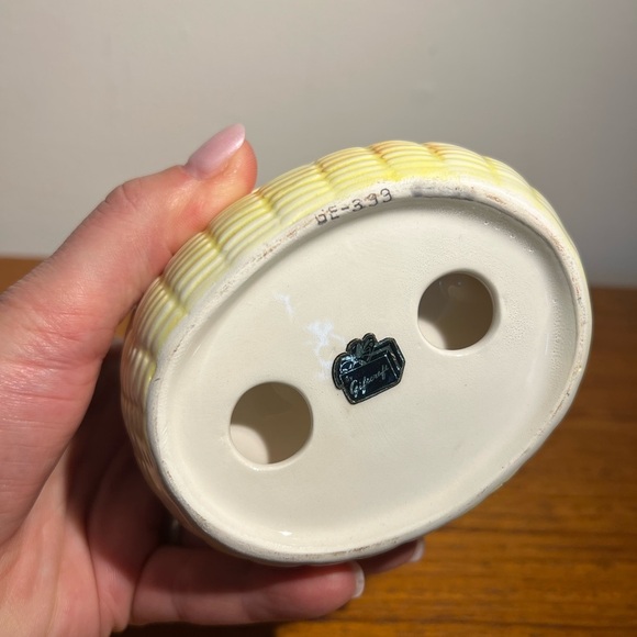 Hen on nest with salt and pepper shakers Vintage Japan Read - Picture 2 of 11